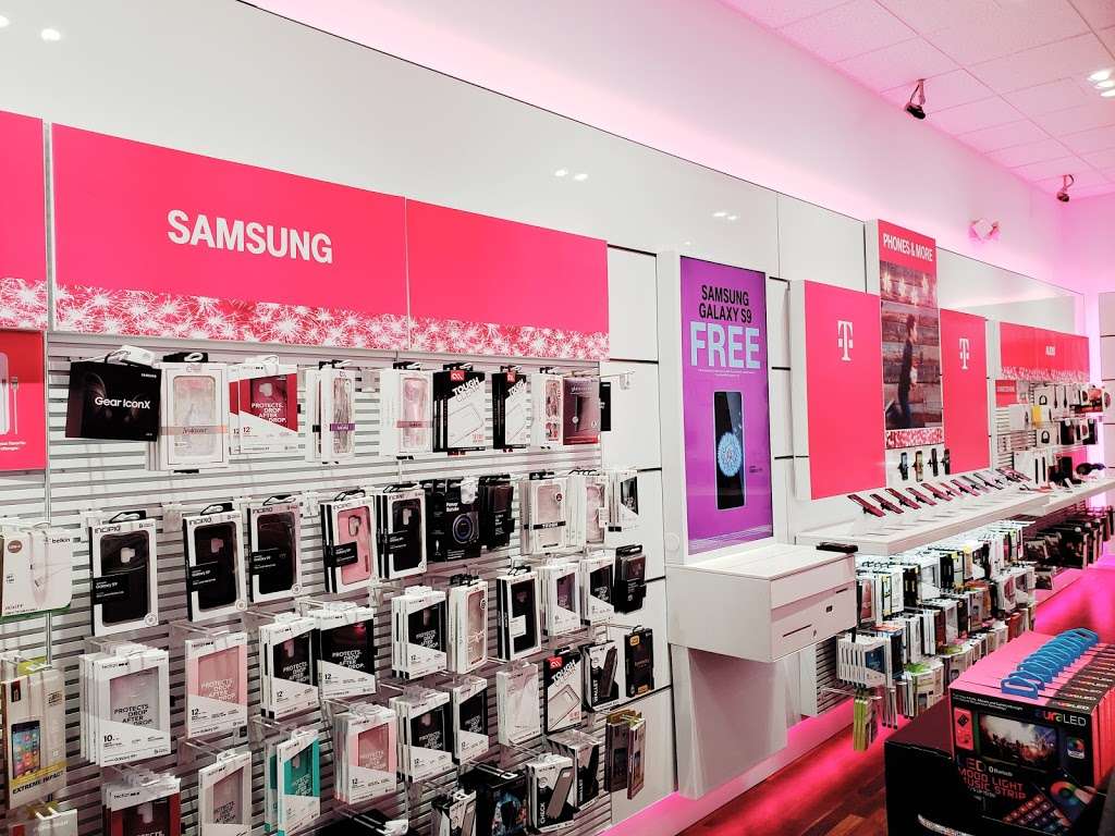 T-Mobile | 1700 W International Speedway Blvd #308, Daytona Beach, FL 32114, USA | Phone: (386) 238-6408