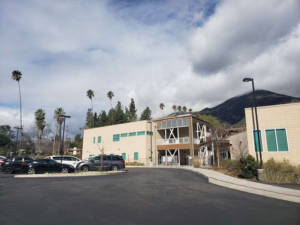 Sierra Madre Middle School | 160 N Cañon Ave, Sierra Madre, CA 91024 | Phone: (626) 396-5910