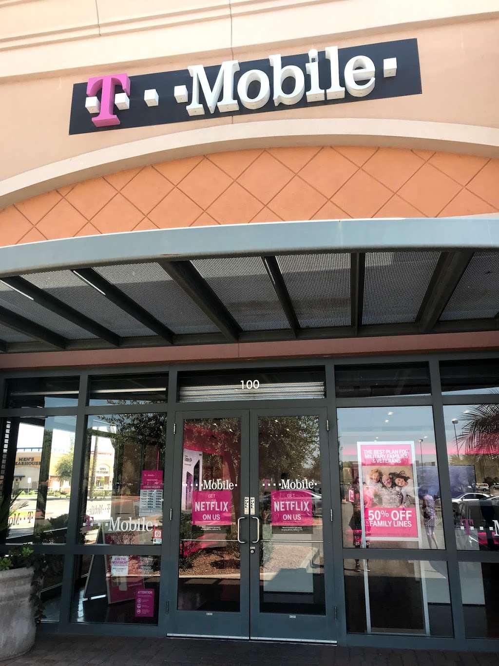 T-Mobile | 10030 W McDowell Rd #100, Avondale, AZ 85323, USA | Phone: (623) 936-6932