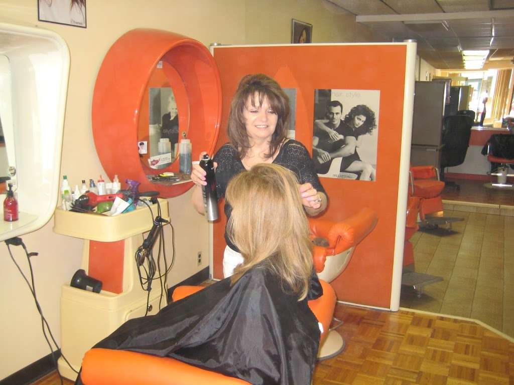 Flos Hair Design | 305 Valley Brook Ave, Lyndhurst, NJ 07071, USA | Phone: (201) 939-9032
