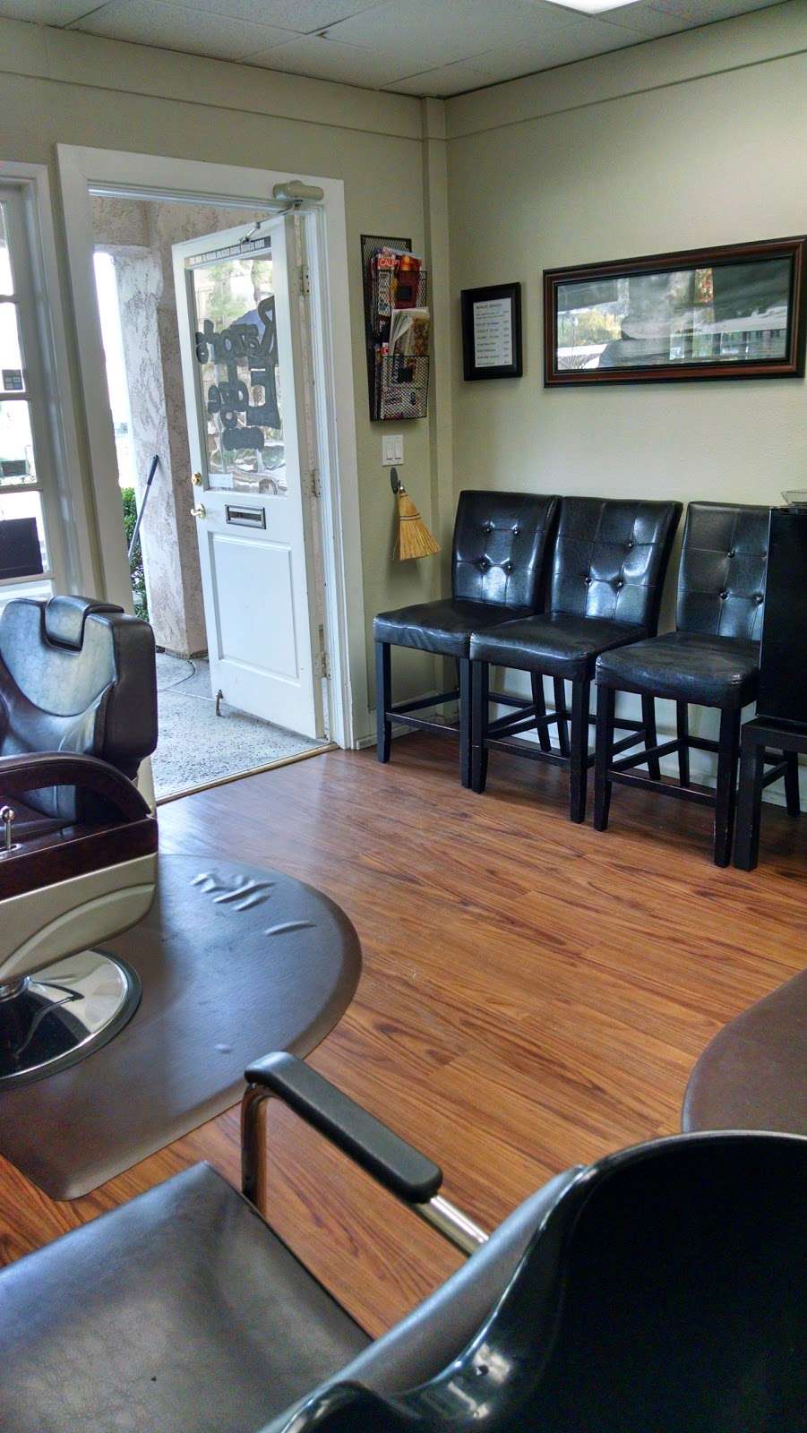 Razors Edge Barber Shop | 3275 Thousand Oaks Blvd, Thousand Oaks, CA 91301, USA | Phone: (818) 518-4035