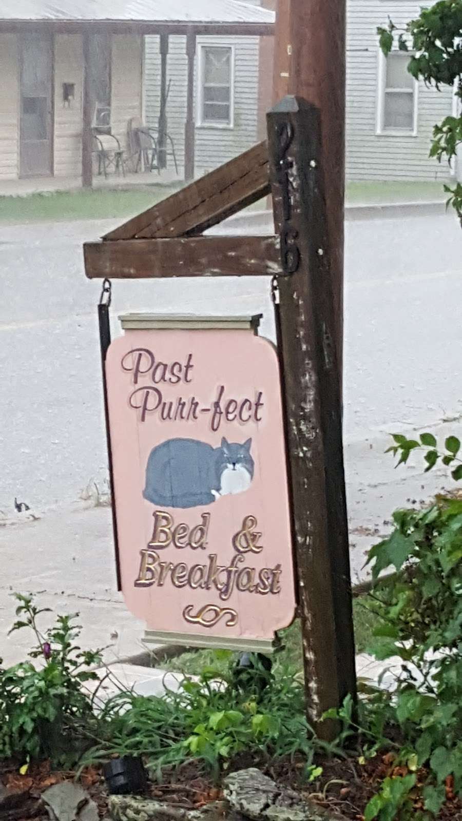 Past Purr-Fect Bed & Breakfast | 216 N Main St, Jacobus, PA 17407, USA | Phone: (717) 428-1634
