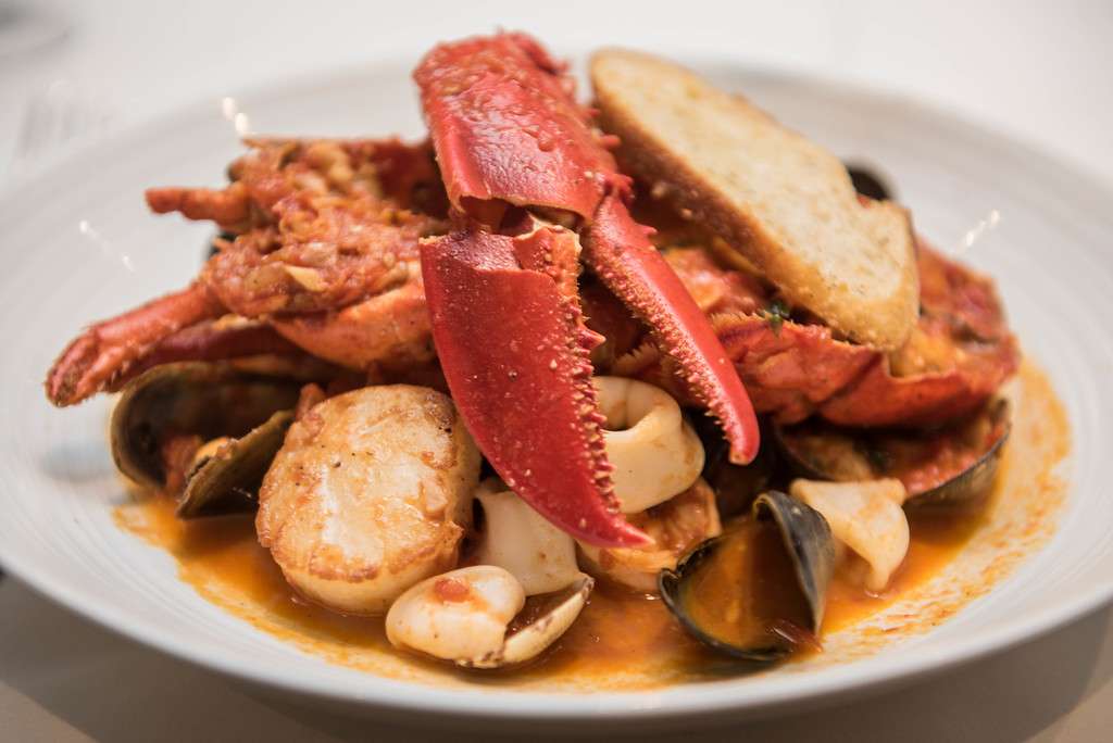 Locale Cafe & Bar | 208 Piermont Rd, Closter, NJ 07624, USA | Phone: (201) 750-3233