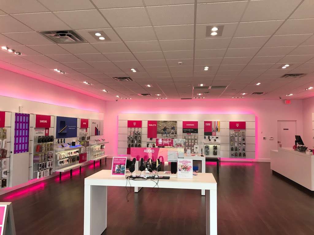 T-Mobile | 102 W El Dorado Blvd Ste A, Friendswood, TX 77546, USA | Phone: (281) 823-7137