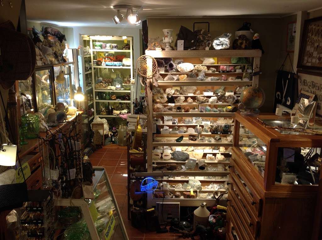 Friendship Antiques & Vintage | 3 Friendship Rd, Friendship, MD 20758, USA | Phone: (410) 286-5932