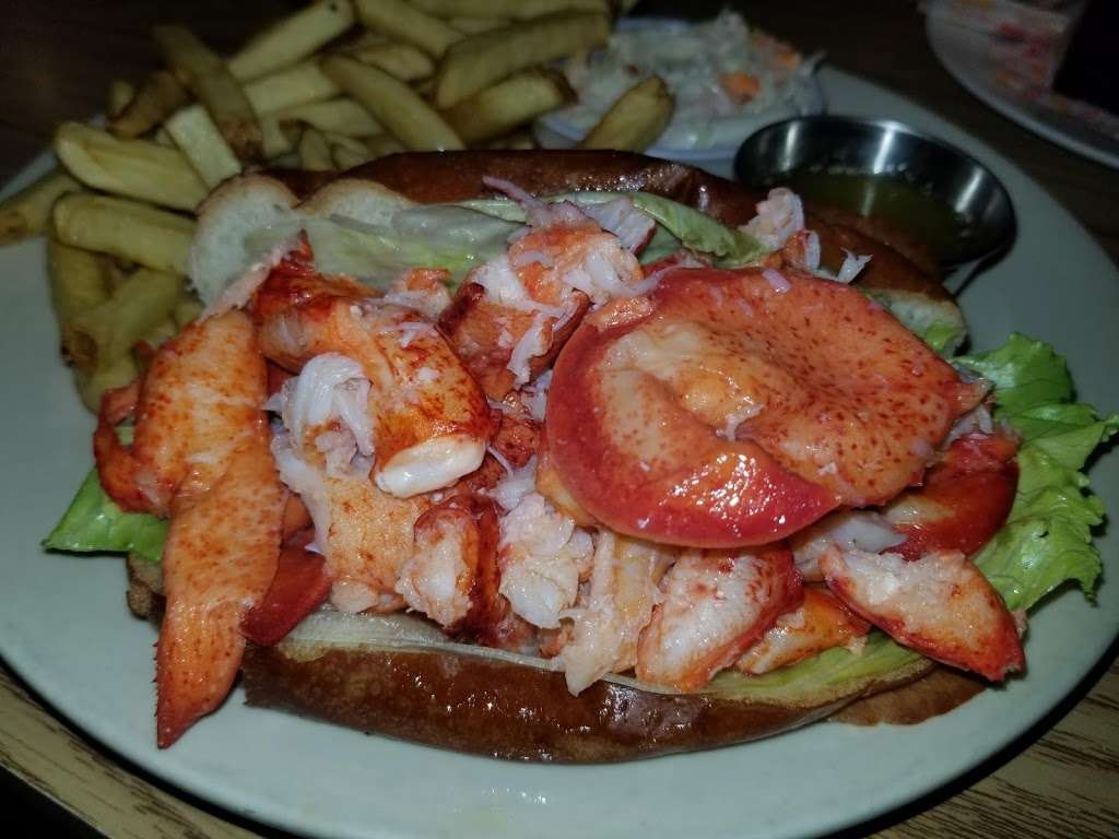 Brothers Seafood Restaurant | 6 Olney St, Seekonk, MA 02771, USA | Phone: (774) 901-2666