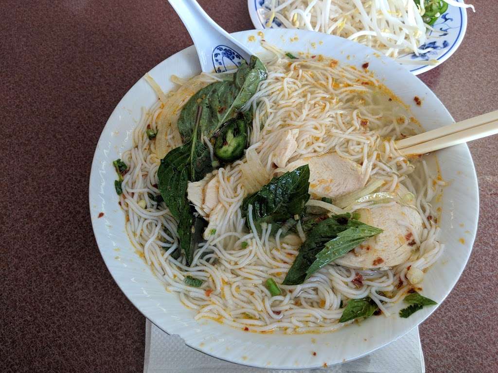 Pho Bistro | 887 E Market St, York, PA 17403, USA | Phone: (717) 848-2700