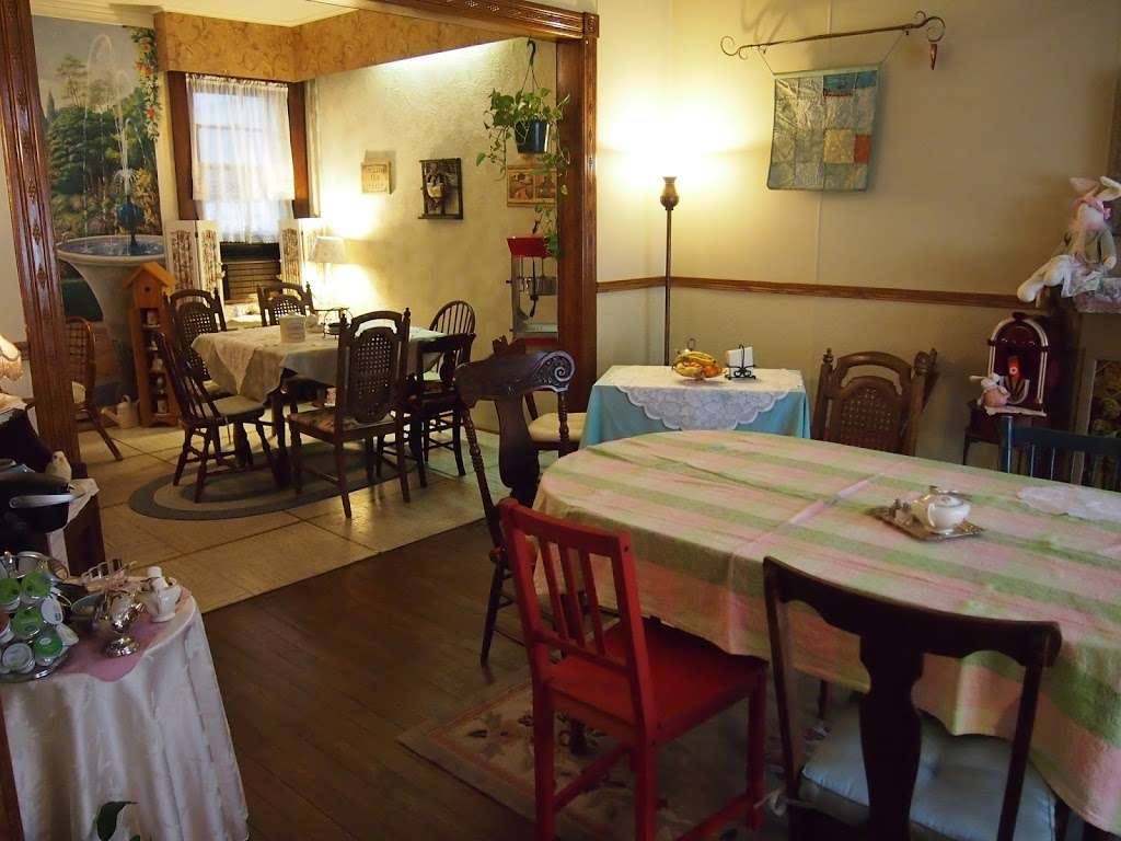 The Maids Quarters Bed, Breakfast & Tearoom | 402 S Centre St, Pottsville, PA 17901, USA | Phone: (484) 223-9497