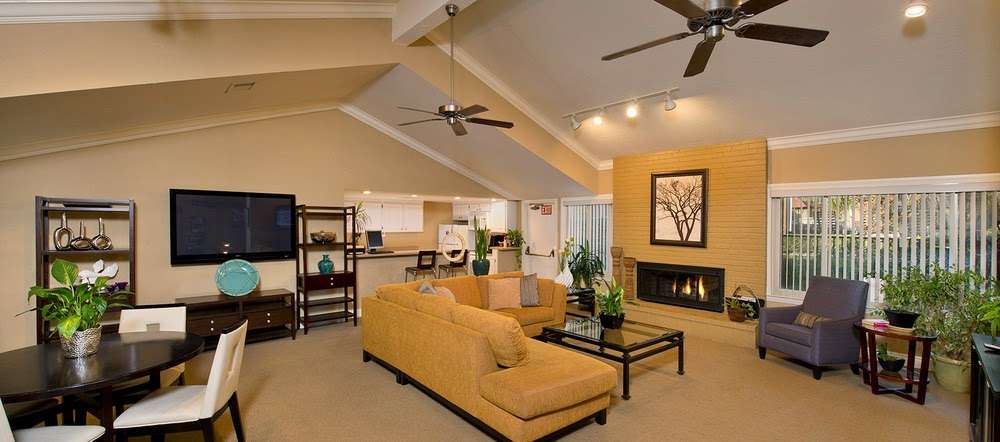 Shadow Oaks Apartment Homes | 202 Calvert Dr, Cupertino, CA 95014, USA | Phone: (408) 759-4182