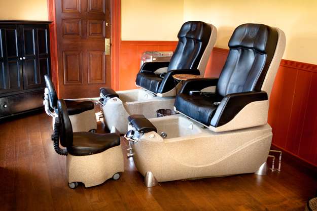 Craig Berns Salon Spa | 645 Wells St, Delafield, WI 53018, USA | Phone: (262) 646-7406