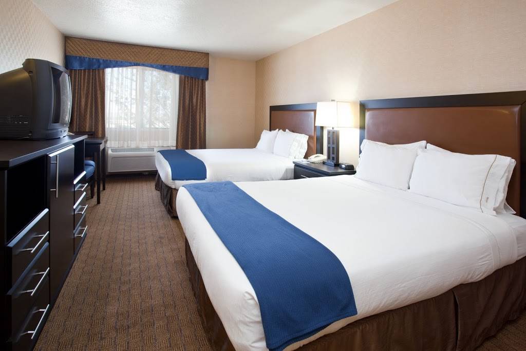 Holiday Inn Express & Suites Albuquerque-N. Balloon Fsta Park | 5401 Alameda Blvd NE, Albuquerque, NM 87113, USA | Phone: (505) 797-2291