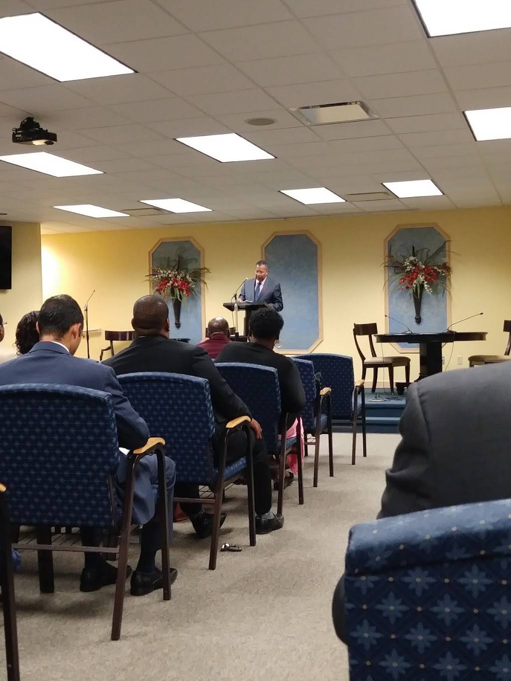 Kingdom Hall of Jehovahs Witnesses | 6318 N 22nd St, Tampa, FL 33610, USA | Phone: (813) 237-3733