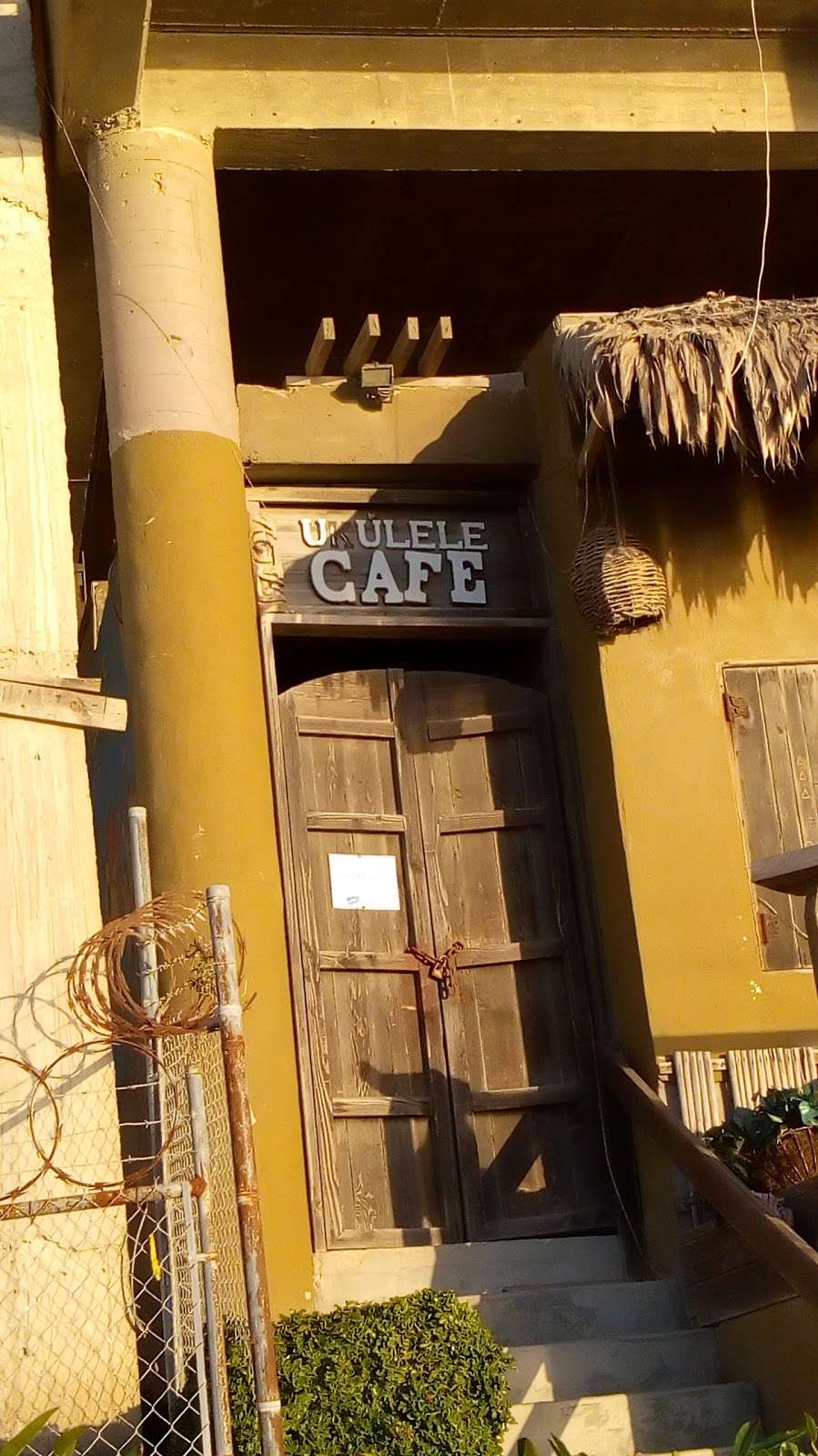 Ukulele Cafe | Avenida del Pacífico 401, Playas de Tijuana, seccion Monumental, 22504 Tijuana, B.C., Mexico | Phone: 664 680 9090