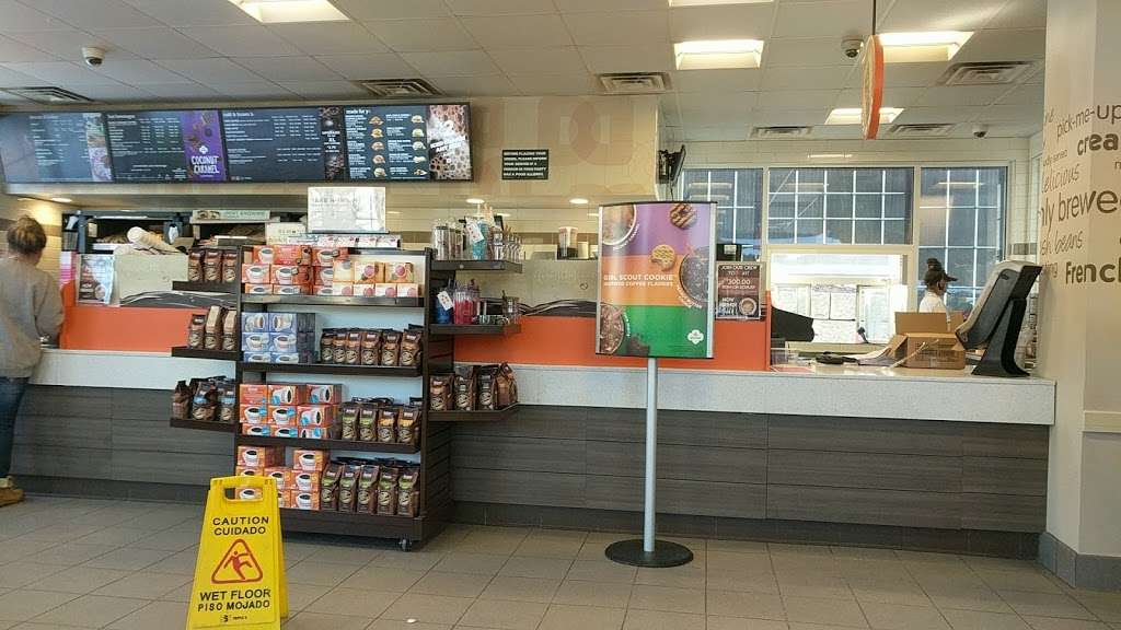 Dunkin | 2 Fredonian St, Shirley, MA 01464, USA | Phone: (978) 425-9376