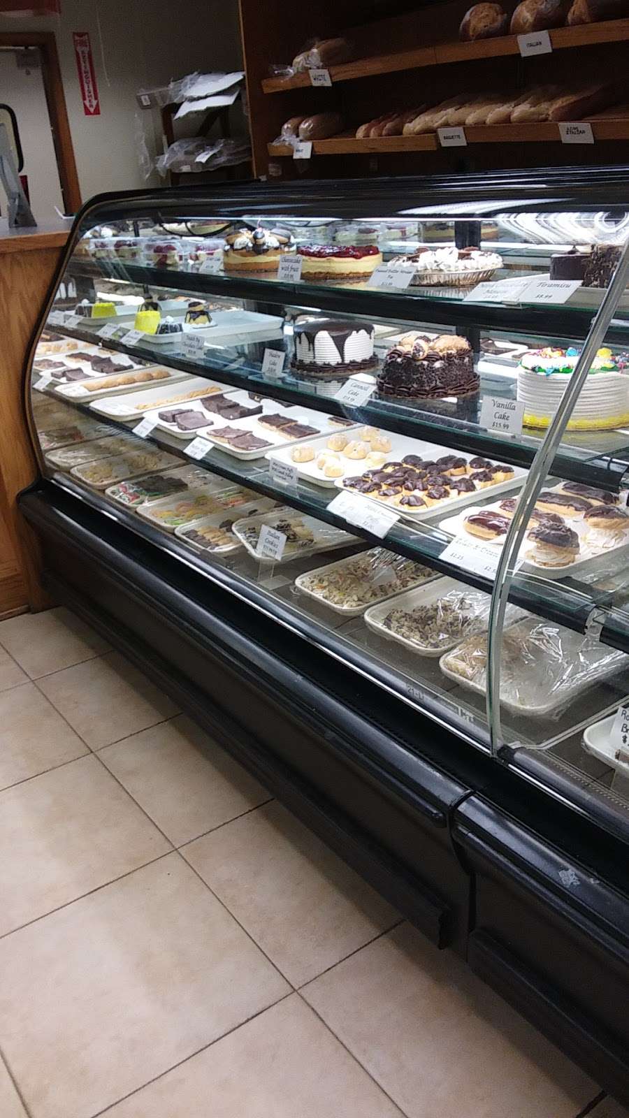 Lubertos Bakery & Deli Inc | 5477 Durham Rd, Pipersville, PA 18947, USA | Phone: (215) 766-2744