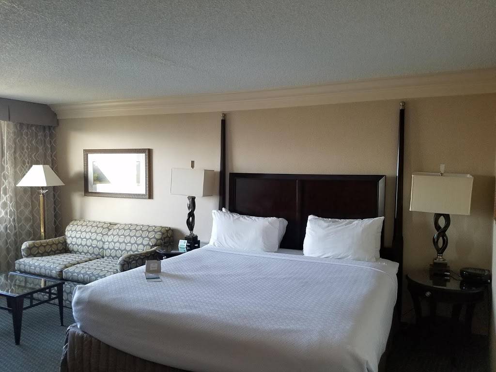 Crowne Plaza Portland-Downtown Conv Ctr | 1441 NE 2nd Ave, Portland, OR 97232, USA | Phone: (503) 233-2401