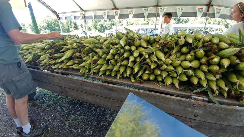 Eckerts Corn Stand | 1600-1642 John Davison Rockefeller Memorial Hwy, Southampton Township, NJ 08088, USA