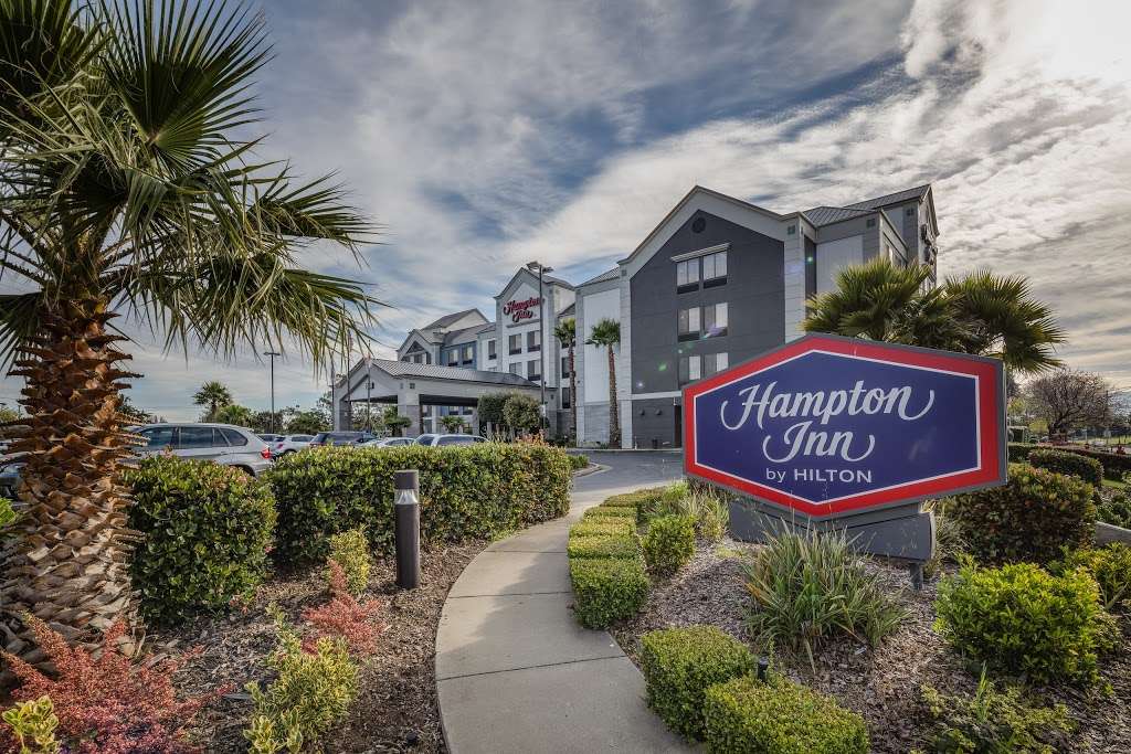 Hampton Inn San Francisco-Airport | 300 Gateway Blvd, South San Francisco, CA 94080, USA | Phone: (650) 876-0200