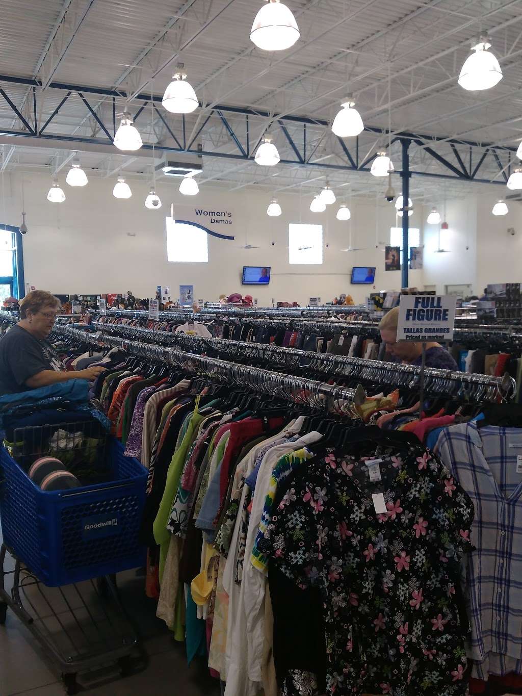 Goodwill Oxford Store | 11954 Co Rd 105, Oxford, FL 34484, USA | Phone: (352) 643-2000