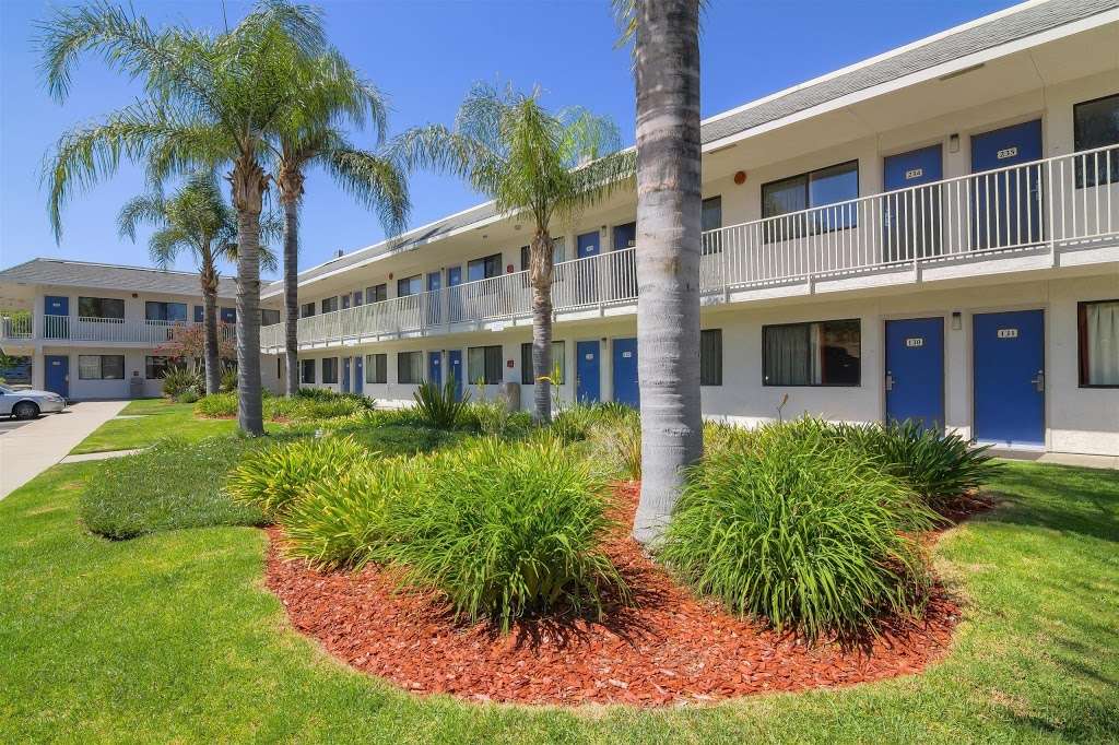 Motel 6 Los Angeles - Sylmar | 12775 Encinitas Ave, Sylmar, CA 91342 | Phone: (818) 362-9491