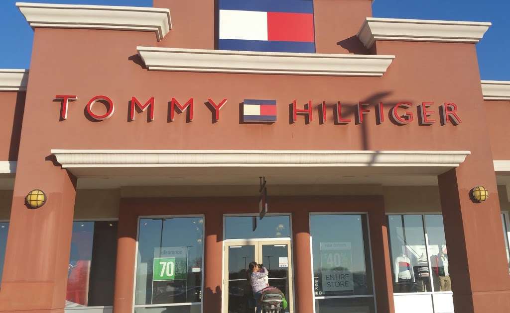 Tommy Hilfiger | 11211 120th Ave, Pleasant Prairie, WI 53158, USA | Phone: (262) 857-9688