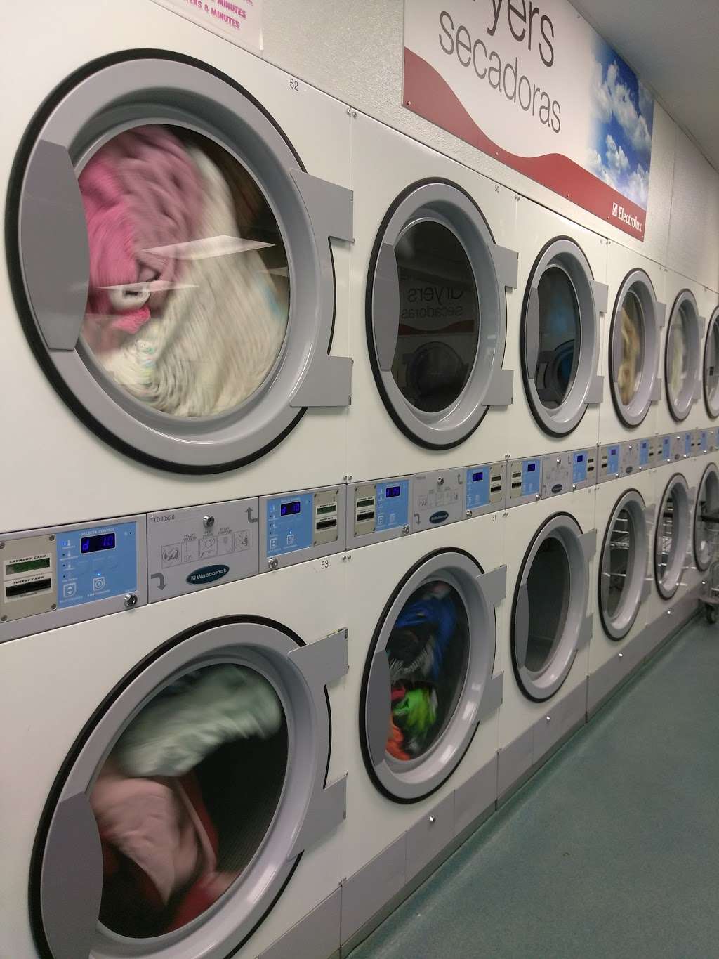 Albright Laundromat | 2200 Hampden Blvd, Reading, PA 19604 | Phone: (484) 602-5774