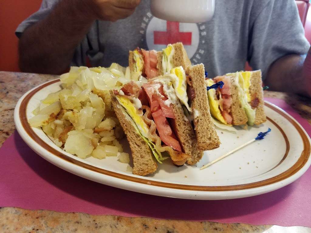 Aberdeen Diner | 527 S Philadelphia Blvd, Aberdeen, MD 21001 | Phone: (410) 272-7635