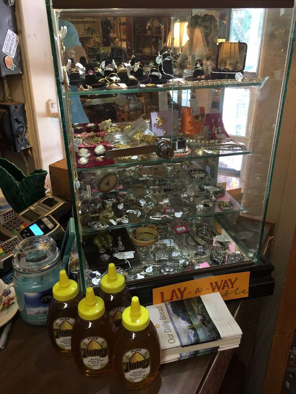 B&B Antiques and Consignments | 3205 Jarrettsville Pike, Monkton, MD 21111, USA | Phone: (410) 692-0040