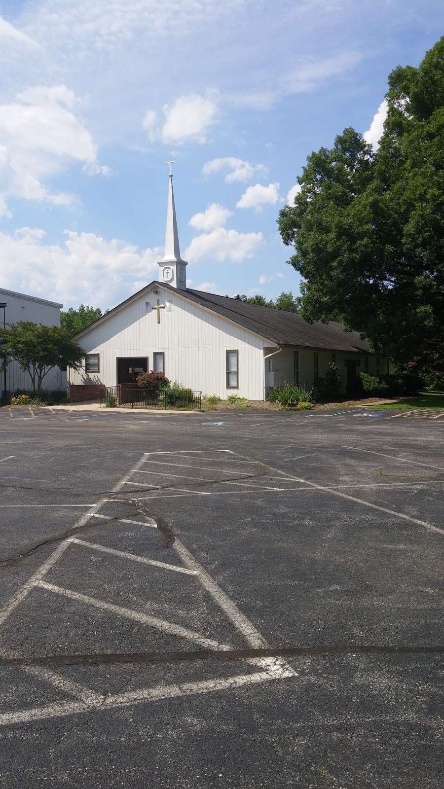 La Plata Baptist Church | 9400 Old Stagecoach Rd, La Plata, MD 20646, USA | Phone: (301) 392-3951