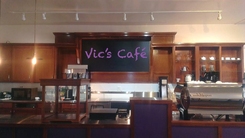 Vics Café | 3193 Riverside Blvd, Sacramento, CA 95818, USA | Phone: (916) 475-1223