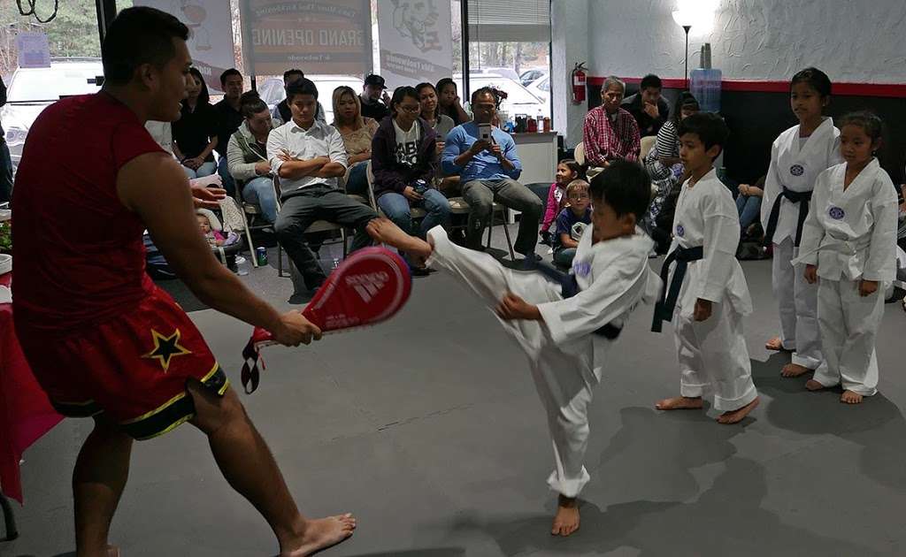 Yans Muay Thai and Taekwondo | 92 Middlesex Rd, Tyngsborough, MA 01879, USA | Phone: (978) 455-3689