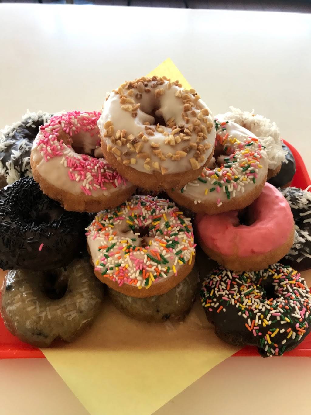 King’s Donuts | 1300 S Euclid St ste.t, Anaheim, CA 92802, USA | Phone: (714) 956-2161