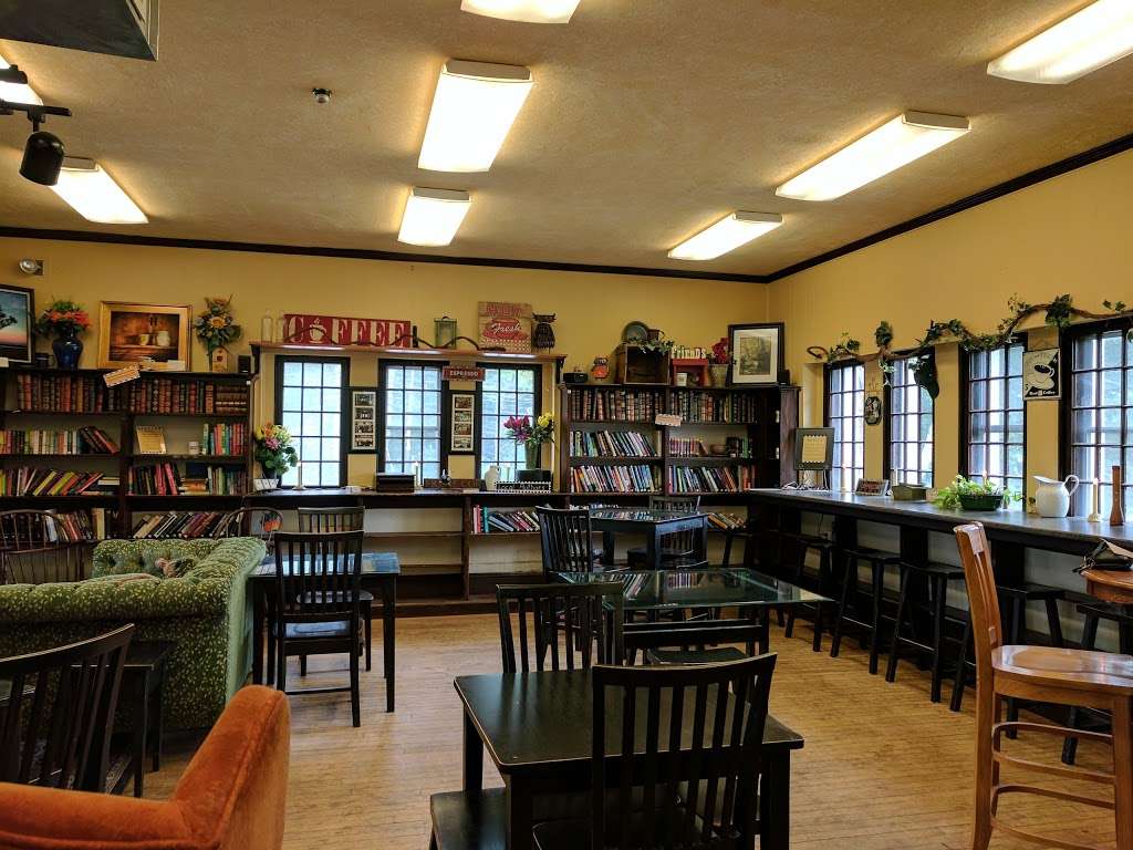 Somethins Brewin Book Cafe | 241 Main St, Lakeville, MA 02347, USA | Phone: (508) 946-5055