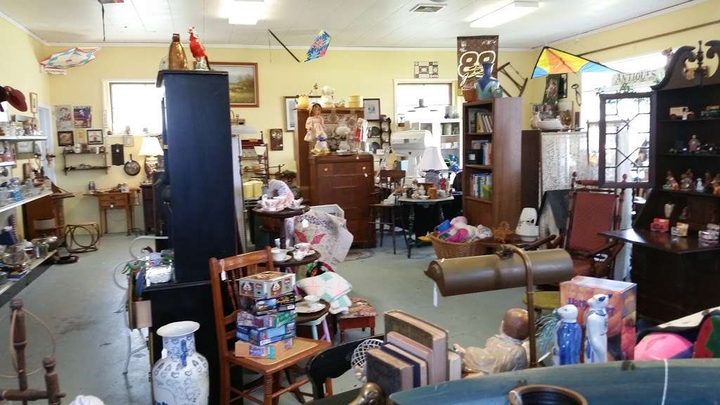 Little Bit Of Everythin Thriftiques And More | 36295 Old Ocean City Rd, Willards, MD 21874, USA | Phone: (410) 835-8800