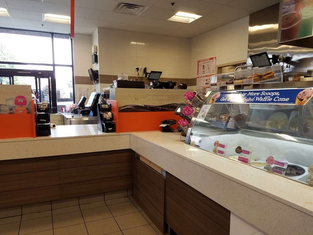 Dunkin Donuts | 2101 Sheridan Rd, Zion, IL 60099 | Phone: (847) 872-2700