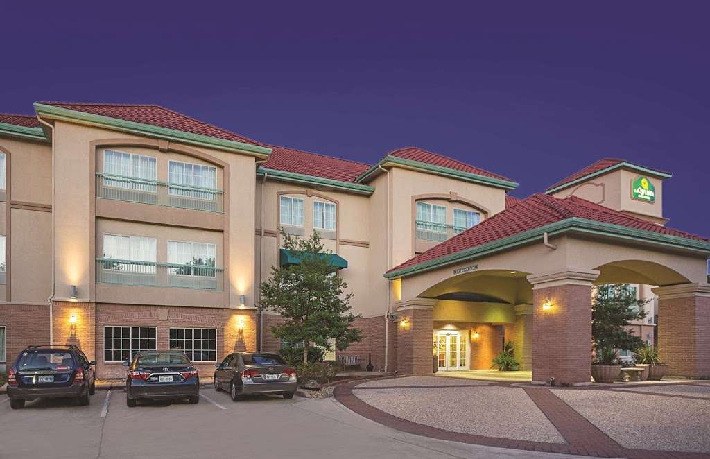 La Quinta Inn & Suites by Wyndham Houston West at Clay Road | 4424 Westway Park Blvd, Houston, TX 77041, USA | Phone: (713) 939-1400