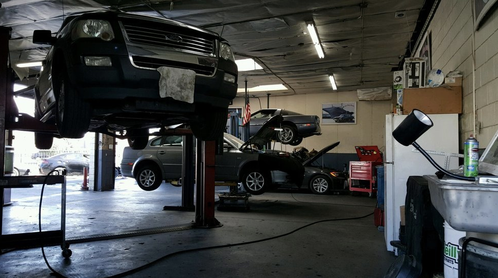 Auto Valley Service Repair & Body Shop | 8969 Laurel Canyon Blvd lot 2-3, Sun Valley, CA 91352, USA | Phone: (818) 394-9061