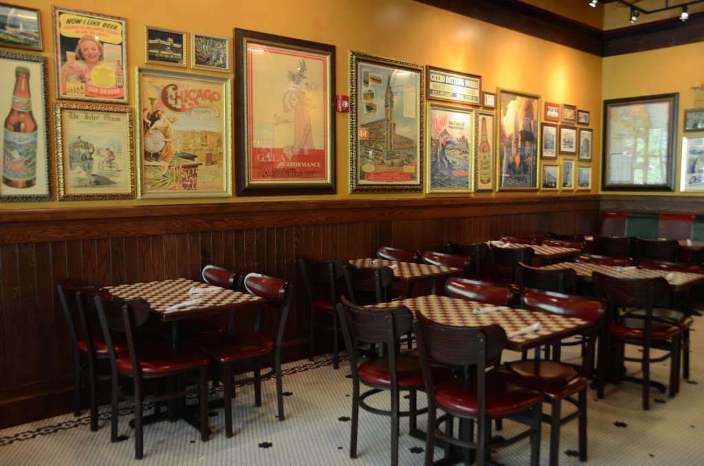 Giordanos | 5311 S Blackstone Ave, Chicago, IL 60615, USA | Phone: (773) 947-0200