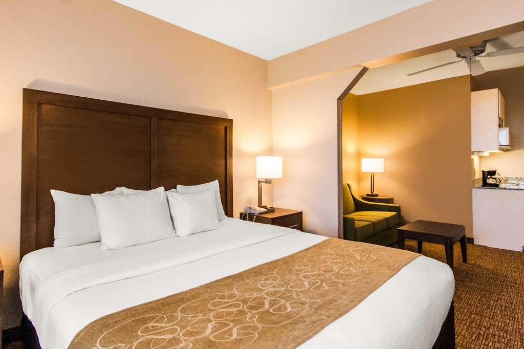 Comfort Suites Maingate East | 2775 Florida Plaza Blvd, Kissimmee, FL 34746 | Phone: (407) 397-7848