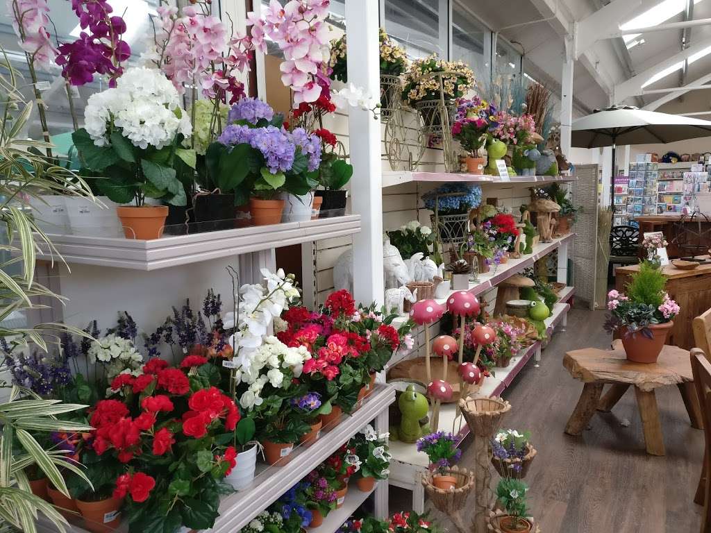 Knights Garden Centre | Limpsfield Rd, Warlingham, Chelsham CR6 9DZ, UK | Phone: 01883 622340