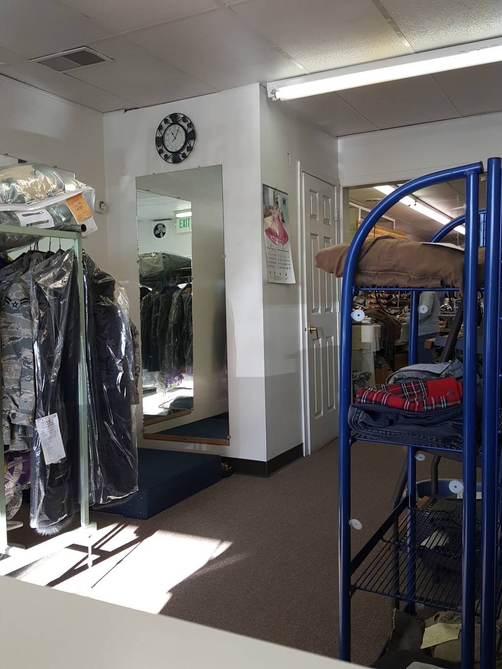 Lees Alterations & Dry Clean | 841 E Loop Rd #1229, Anchorage, AK 99501, USA | Phone: (907) 277-4735