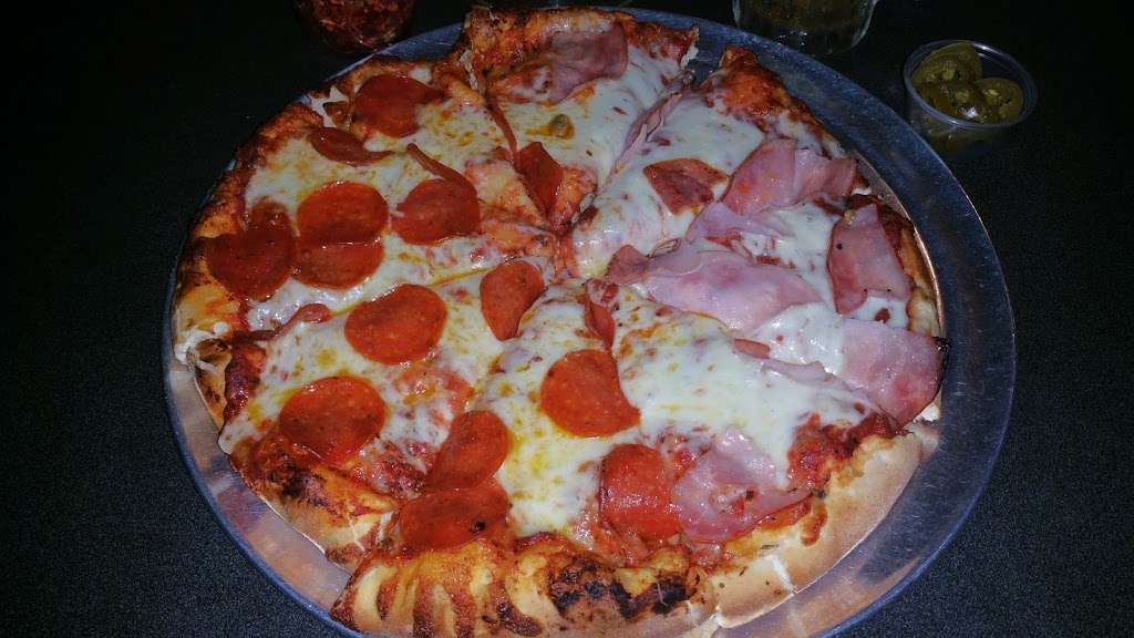 Red West Pizza | 614 Pacific Coast Hwy, Wilmington, CA 90744, USA | Phone: (310) 830-2550