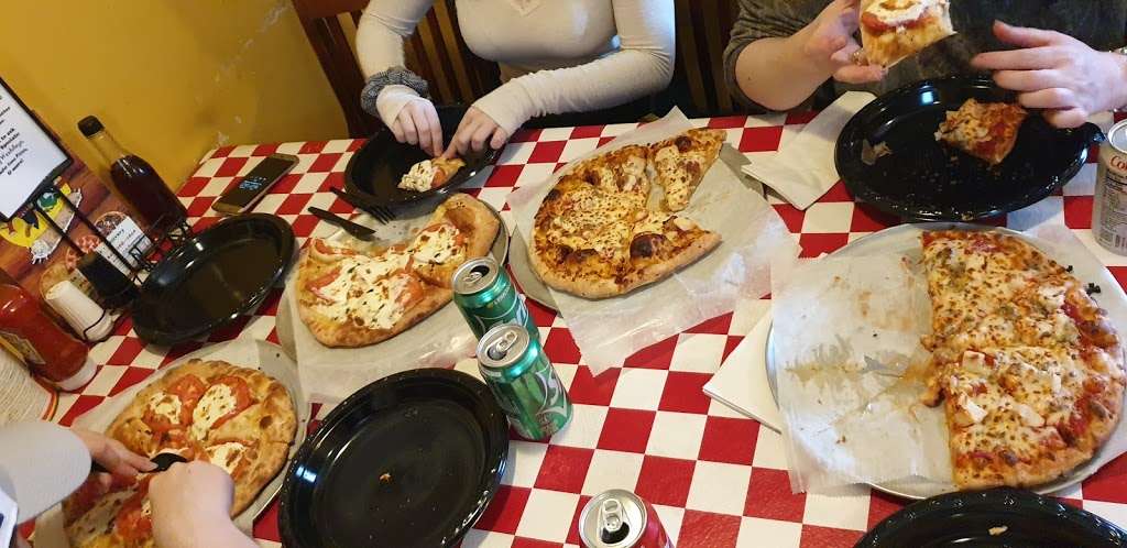 Lumberjacks Pizza | 1402 Victory Hwy, North Smithfield, RI 02896, USA | Phone: (401) 769-7437