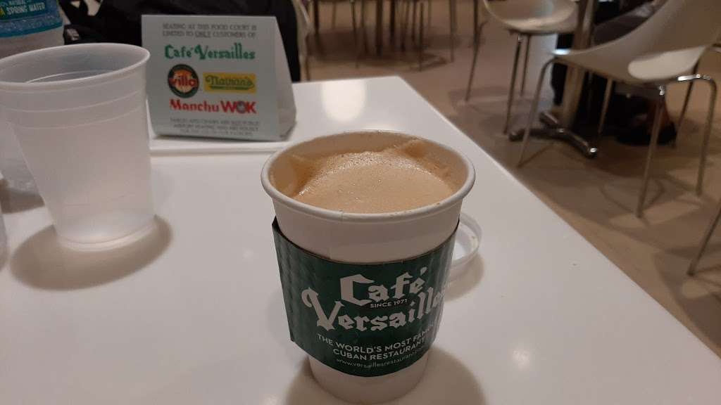 Cafe Versailles, MIA 17,35 | Florida 33152, USA