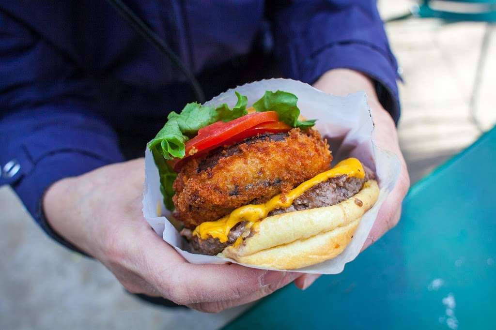 Shake Shack | 170 Flatbush Ave, Brooklyn, NY 11217, USA | Phone: (347) 442-7721