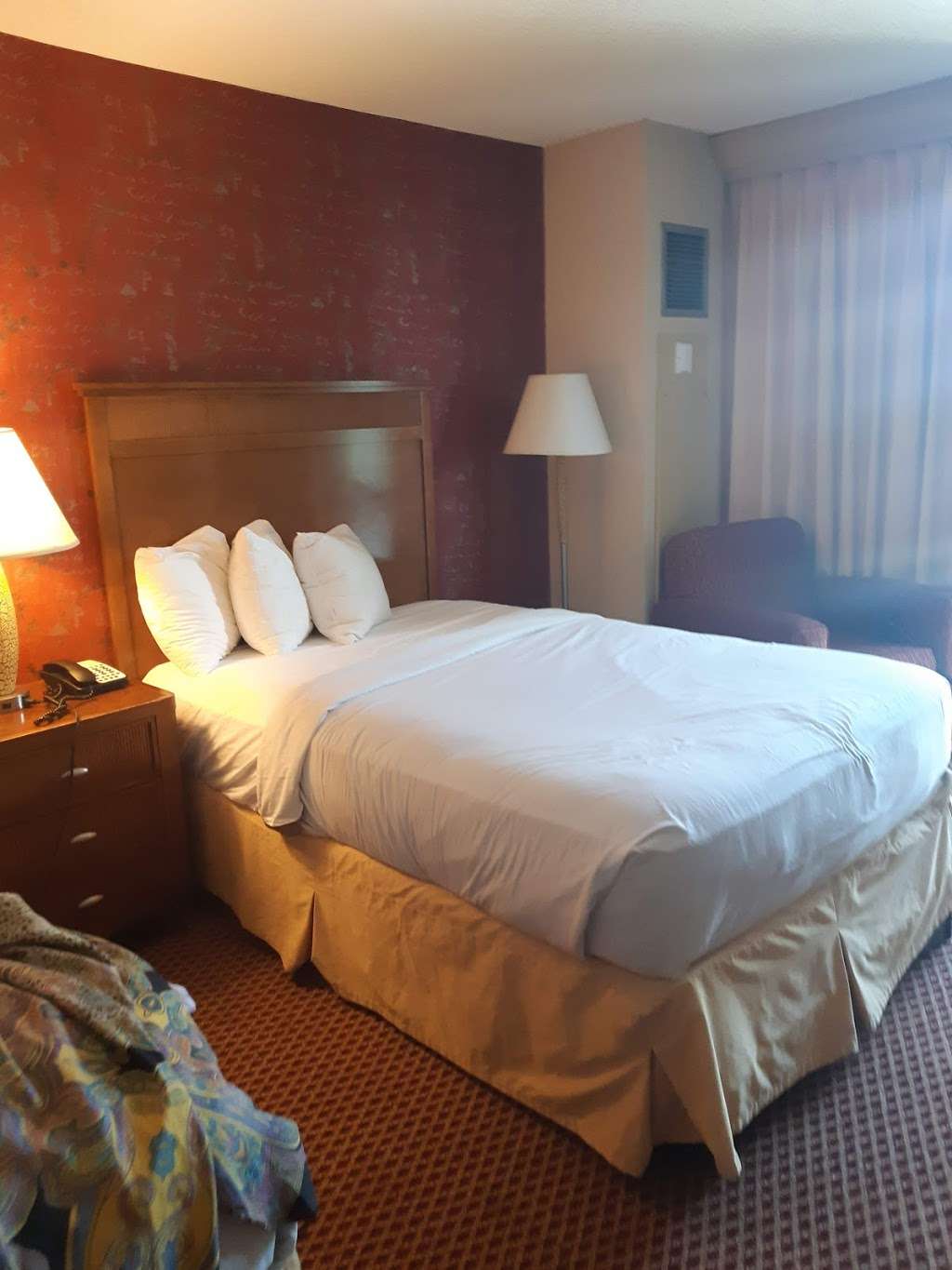 The Hotel ML | 915 NJ-73, Mt Laurel Township, NJ 08054, USA | Phone: (856) 234-7300