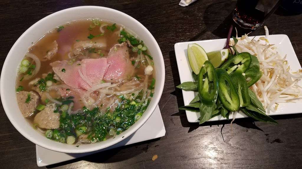 J Pho | 1020 Summit St, Elgin, IL 60120, USA | Phone: (224) 238-7766