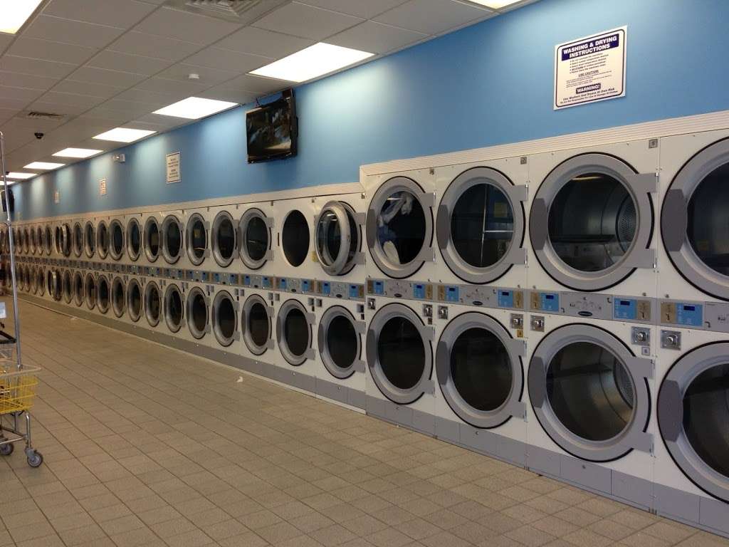 SKK Coin Laundry | 4900 Park Heights Ave, Baltimore, MD 21215, USA | Phone: (410) 601-0171