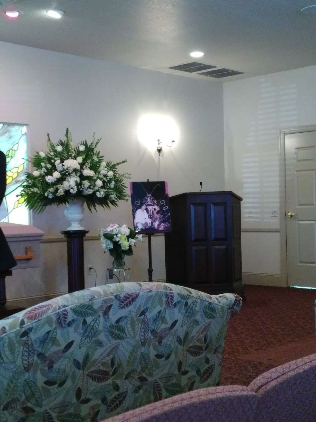 Beidelman-Kunsch Funeral Homes & Crematory | 24021 Royal Worlington Dr, Naperville, IL 60564 | Phone: (630) 922-9630