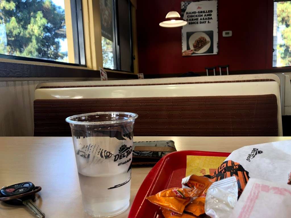 Del Taco | 6799 Carnelian St, Rancho Cucamonga, CA 91701 | Phone: (909) 980-1644